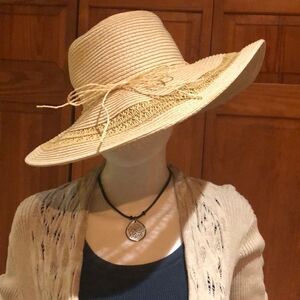New Beach/Sun Hat 🏖